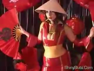 Occidental geisha în latex kimonobig uleios titsshaved puroi